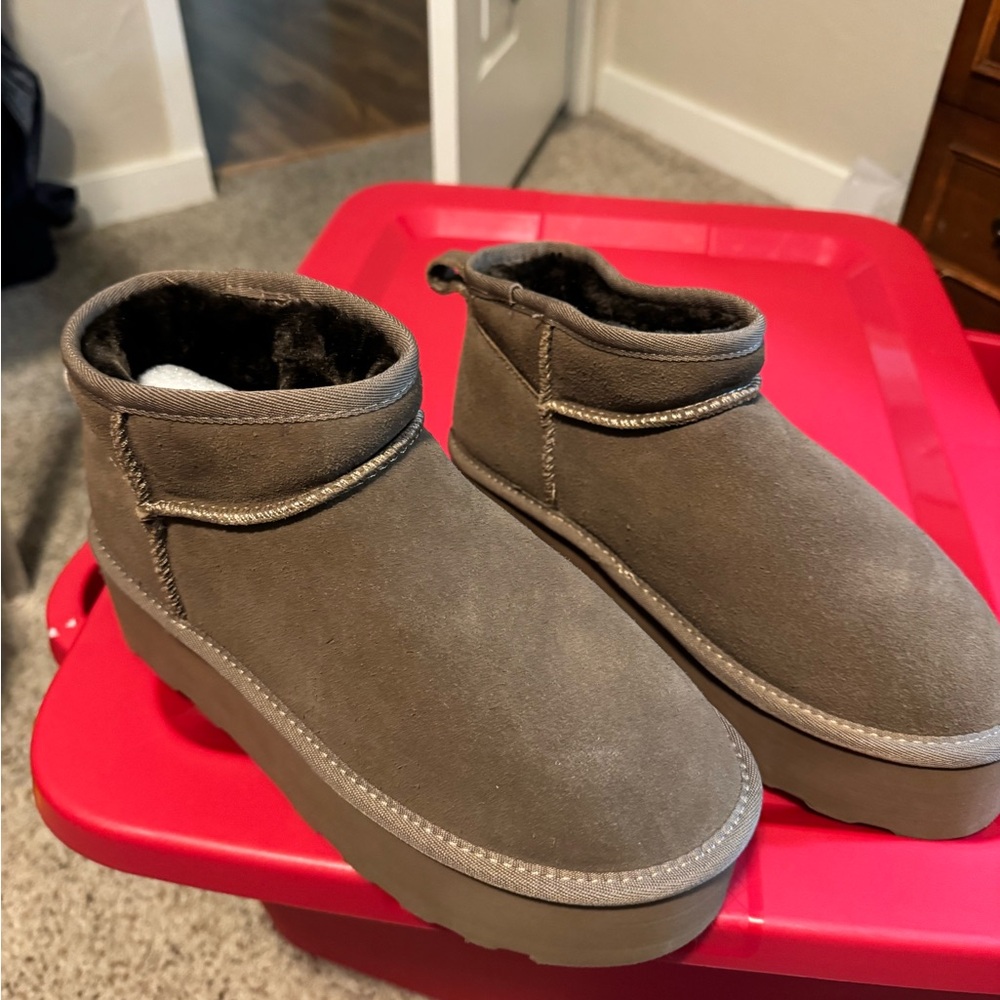 Cushionaire Women’s Boots
